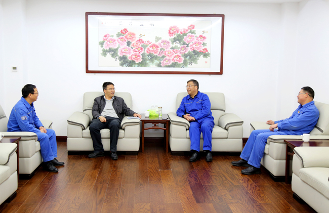  新安縣縣委常委、宣傳部部長(zhǎng)王宜陽(yáng)到萬(wàn)基控股集團(tuán)調(diào)研