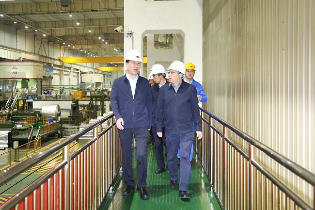 鞏義市委副書記、市長張東輝一行到萬基控股集團(tuán)調(diào)研